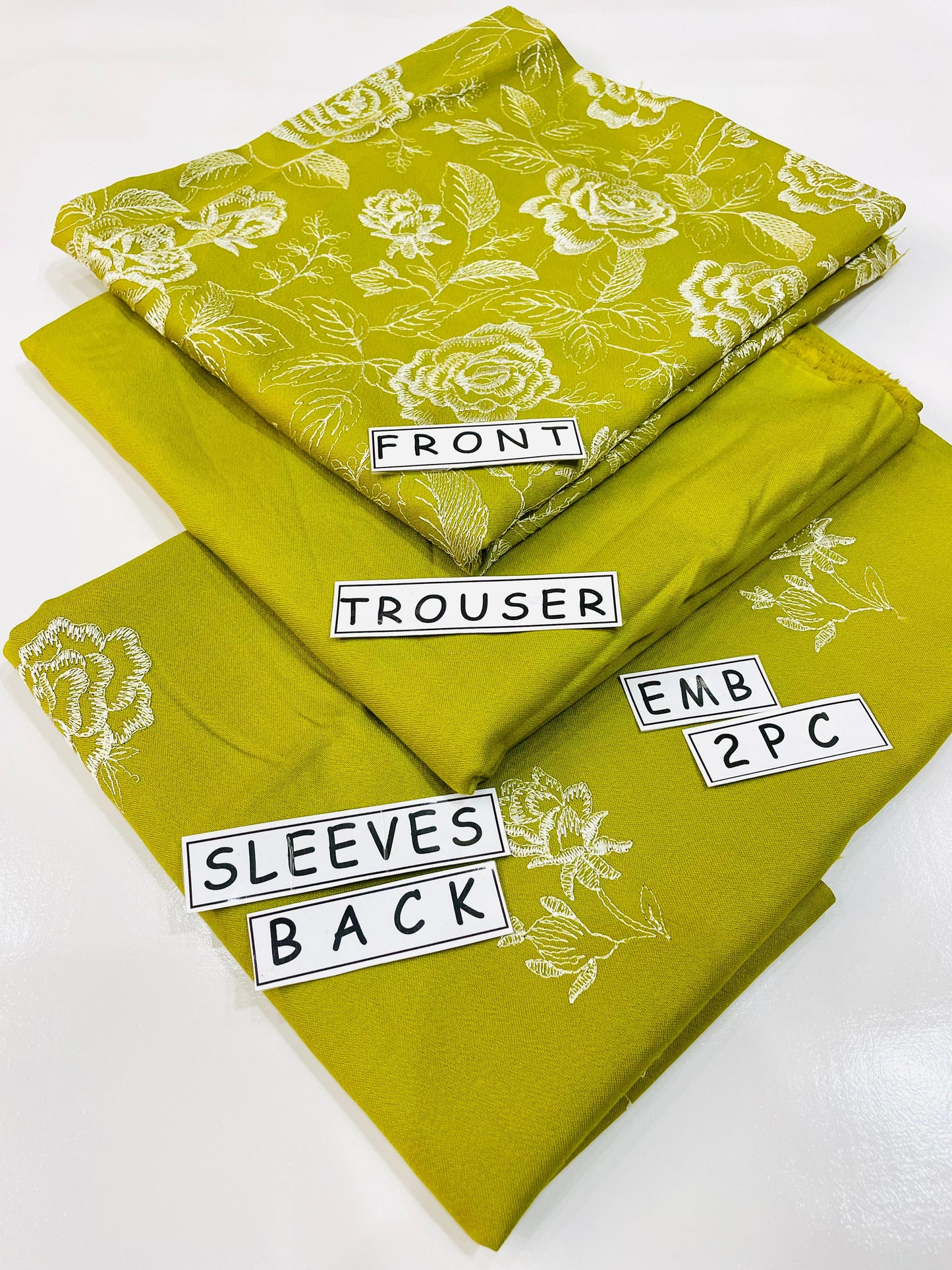 2PC Unstitched Dhanak Suit Design 05