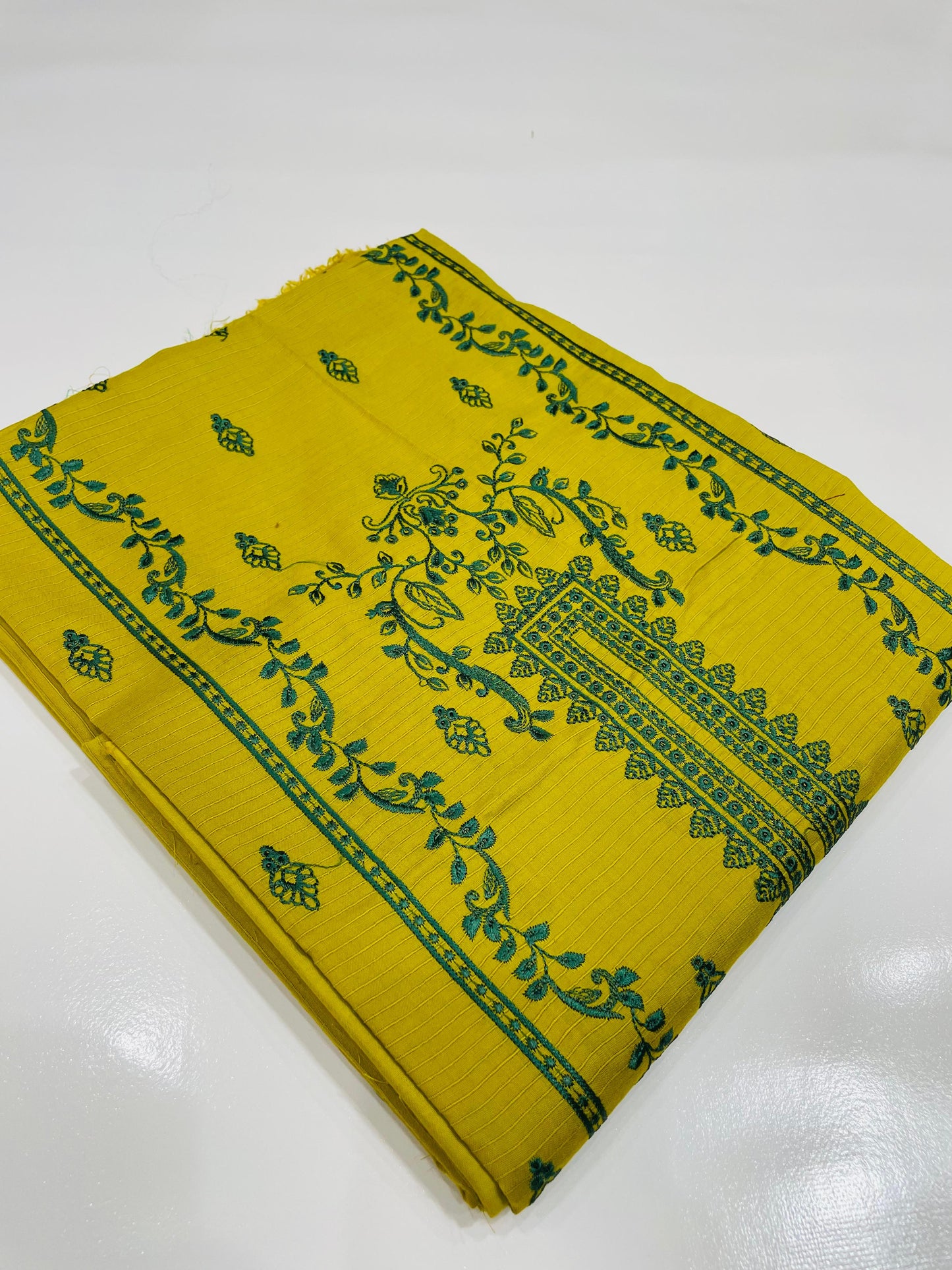 2PC Unstitched Cambric Cotton Suit Design 04